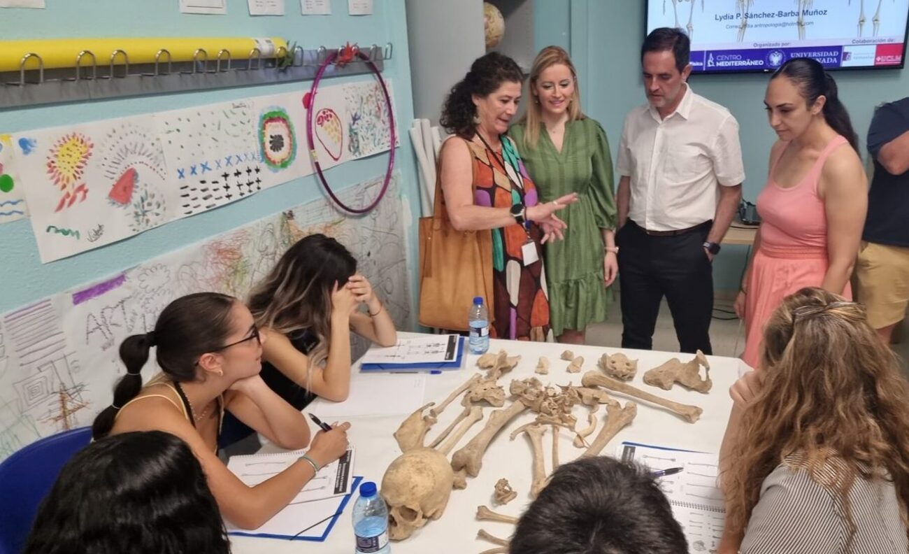 Esquelas.es | Valdepeas acoge el segundo taller de antropologa fsica y forense donde participan universitarios