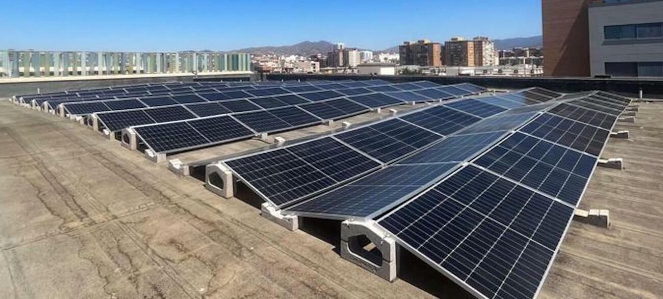 Esquelas.es | El cementerio de San Gabriel de Málaga activa el mayor parque solar inyectado a la red para el complejo funerario