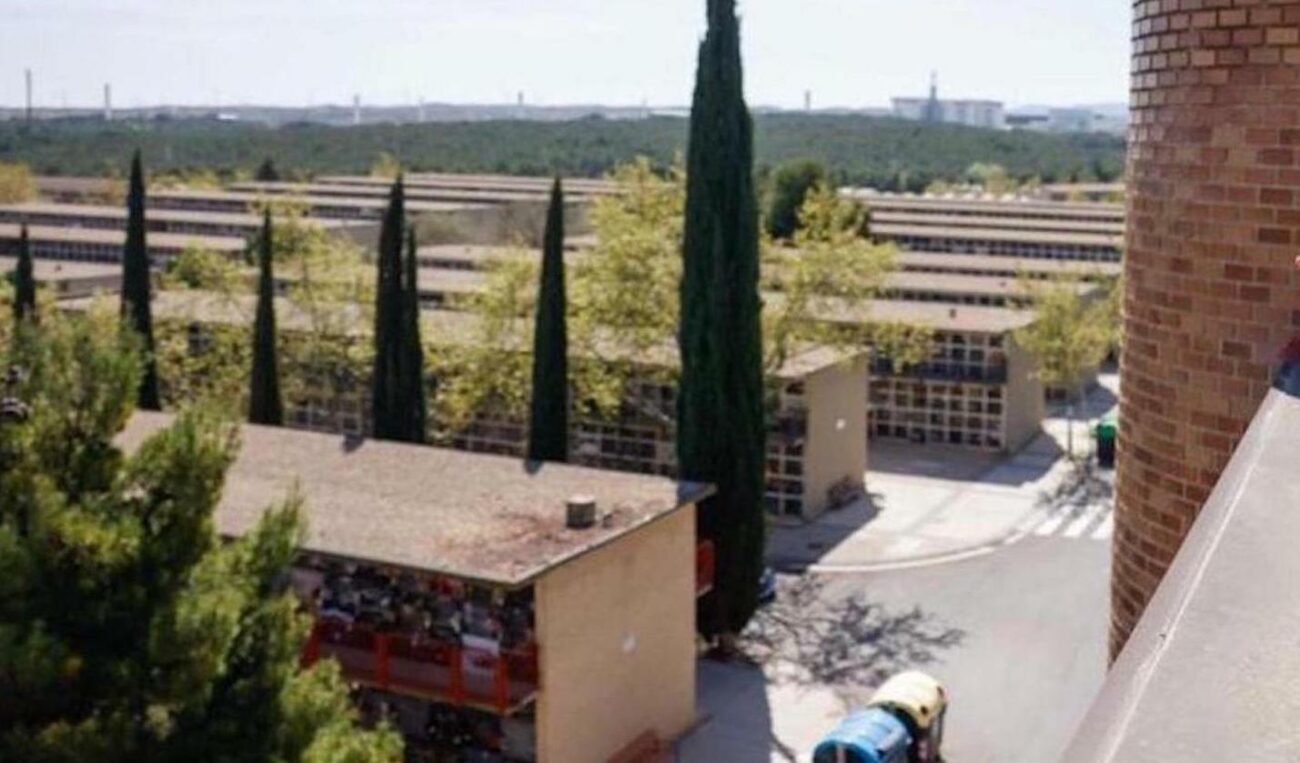 Esquelas.es | Dos empresas se disputan la construcción de 6.160 plantas fotovoltaicas en el cementerio de Torrero
