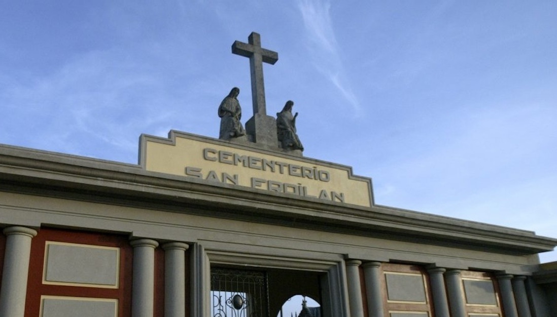 Esquelas.es | El Ayuntamiento de Lugo automatiza la puerta de acceso lateral al cementerio de San Froiln