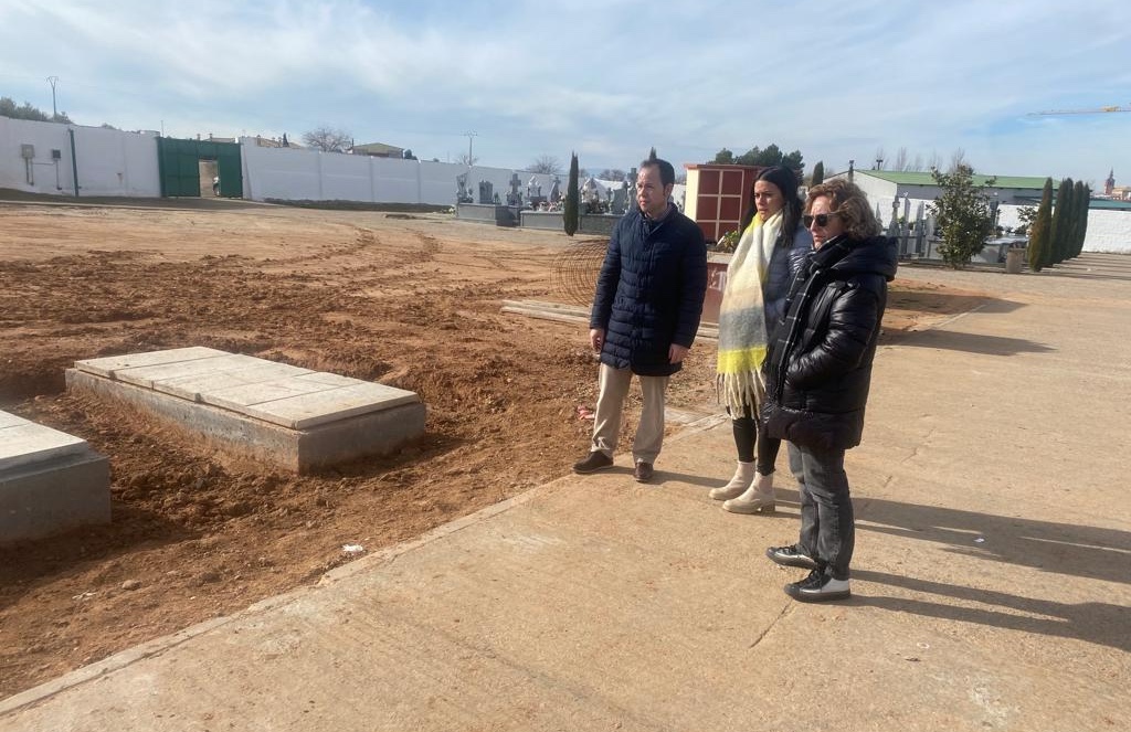 Esquelas.es | Herencia inicia la construccin de 15 fosas con capacidad para 60 cuerpos en el cementerio municipal