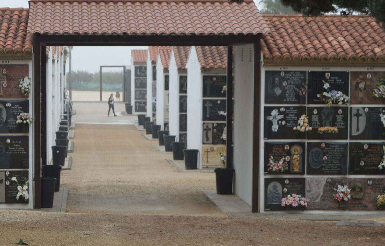 Esquelas.es | Adjudican la constriccin de 104 nuevos columbarios en el cementerio municipal de Onteniente